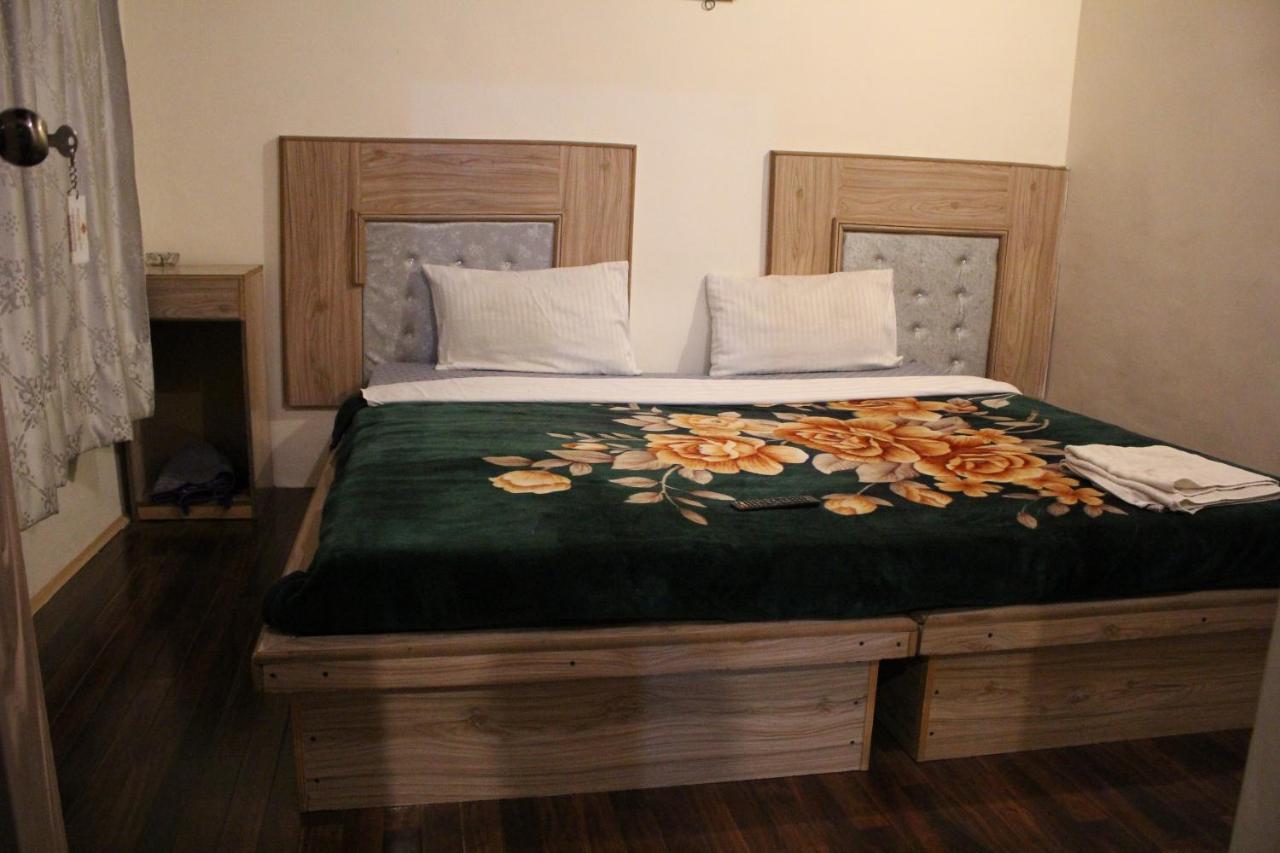 Baltit Heritage Inn Karimabad  Екстер'єр фото